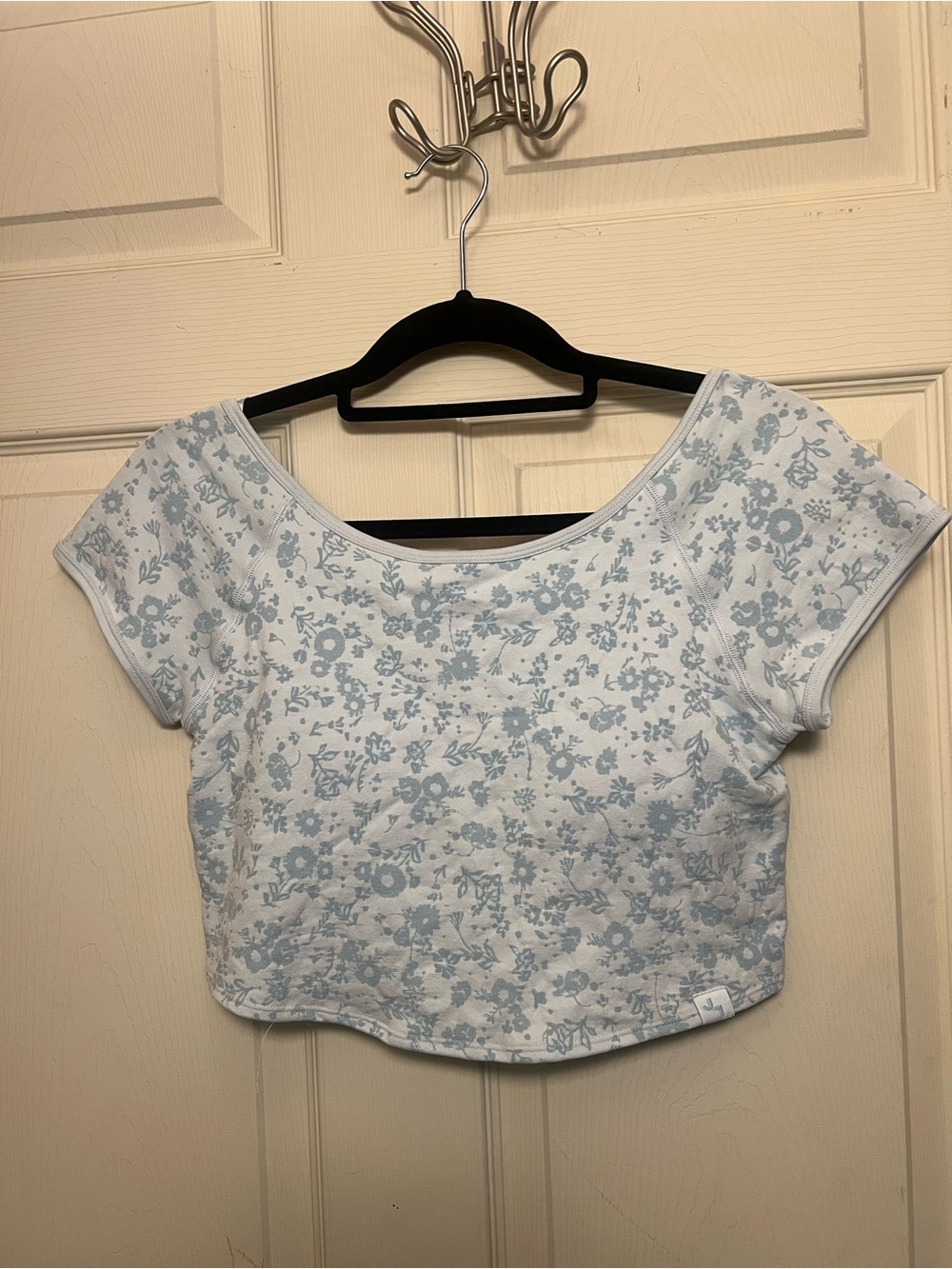 JoyLab Light Blue Floral Scoop-Neck Crop Top